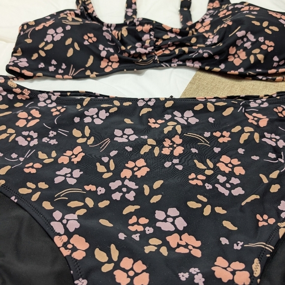 BNWT / Berlook / US 22 / Pleated Plus Size Bikini Set - Picture 2 of 4